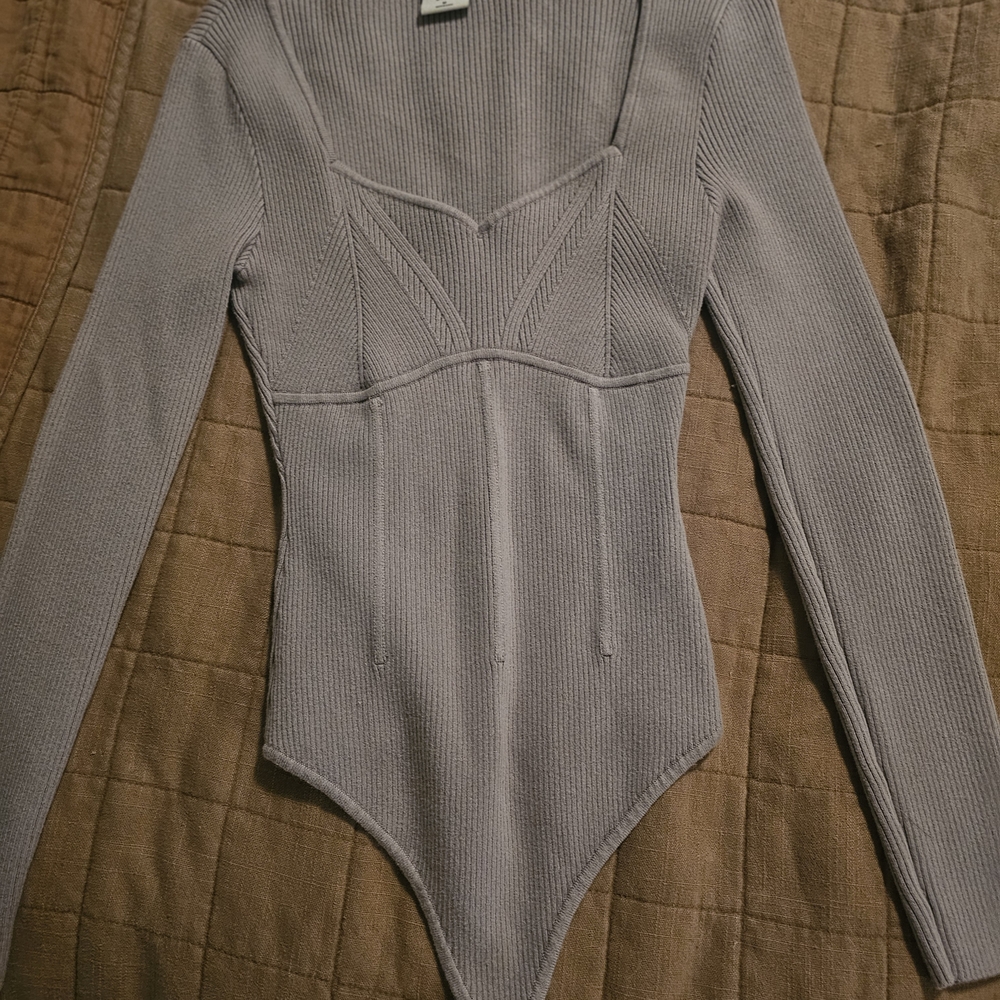 3 Bundle Abercrombie & Fitch Long Sleeve Bodysuit - Grey, Rust , Sage Green - Picture 7 of 9